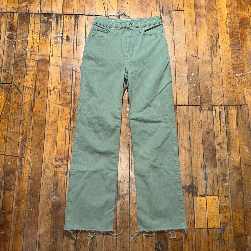 Social Tourist Jeans Women's Size 26R Green Ultra High Rise Straight Fit Raw Hem